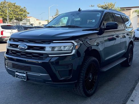 Used 2024 Ford Expedition XLT RWD image 6