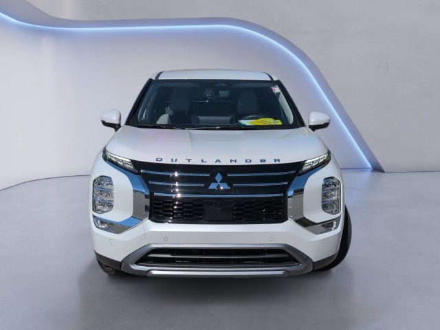 Used 2025 Mitsubishi Outlander SE FWD image 12