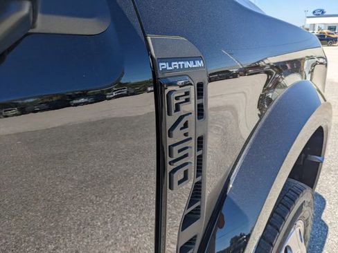 Used 2025 Ford F450 Platinum w/ FX4 Off-Road Package image 13