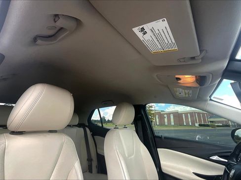 Used 2021 Buick Encore GX Select image 12