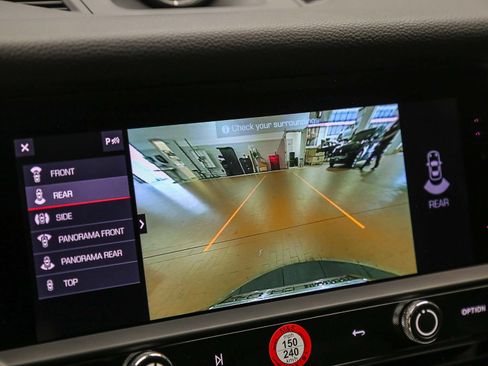 Certified 2026 Porsche Macan AWD/4WD image 29