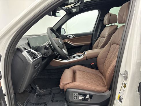 New 2026 BMW X5 xDrive50e w/ Climate Comfort Package image 25