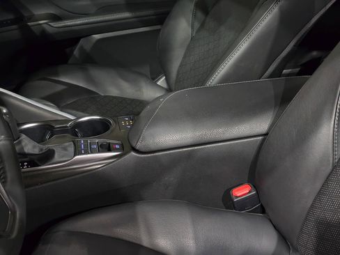 Used 2024 Toyota Camry XSE image 29