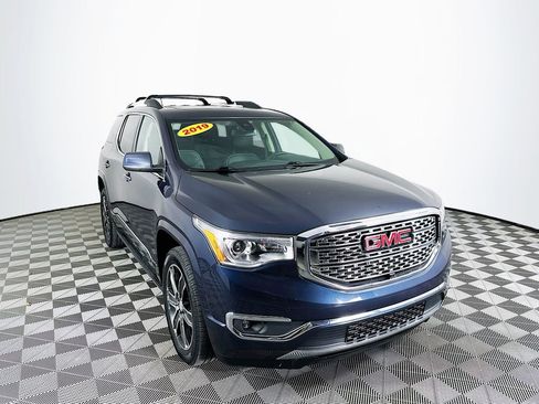 Used 2019 GMC Acadia Denali w/ Technology Package image 2