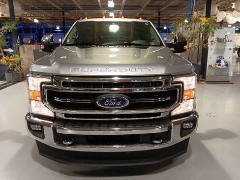 Used 2021 Ford F250 Lariat w/ Chrome Package image 3