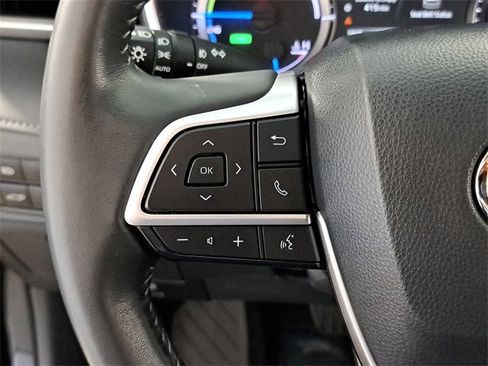 Used 2023 Toyota Highlander XLE image 24