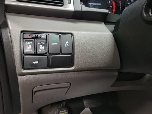 Used 2016 Honda Odyssey EX-L image 26