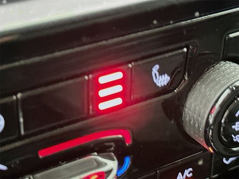 Used 2022 Jeep Grand Cherokee Limited image 21