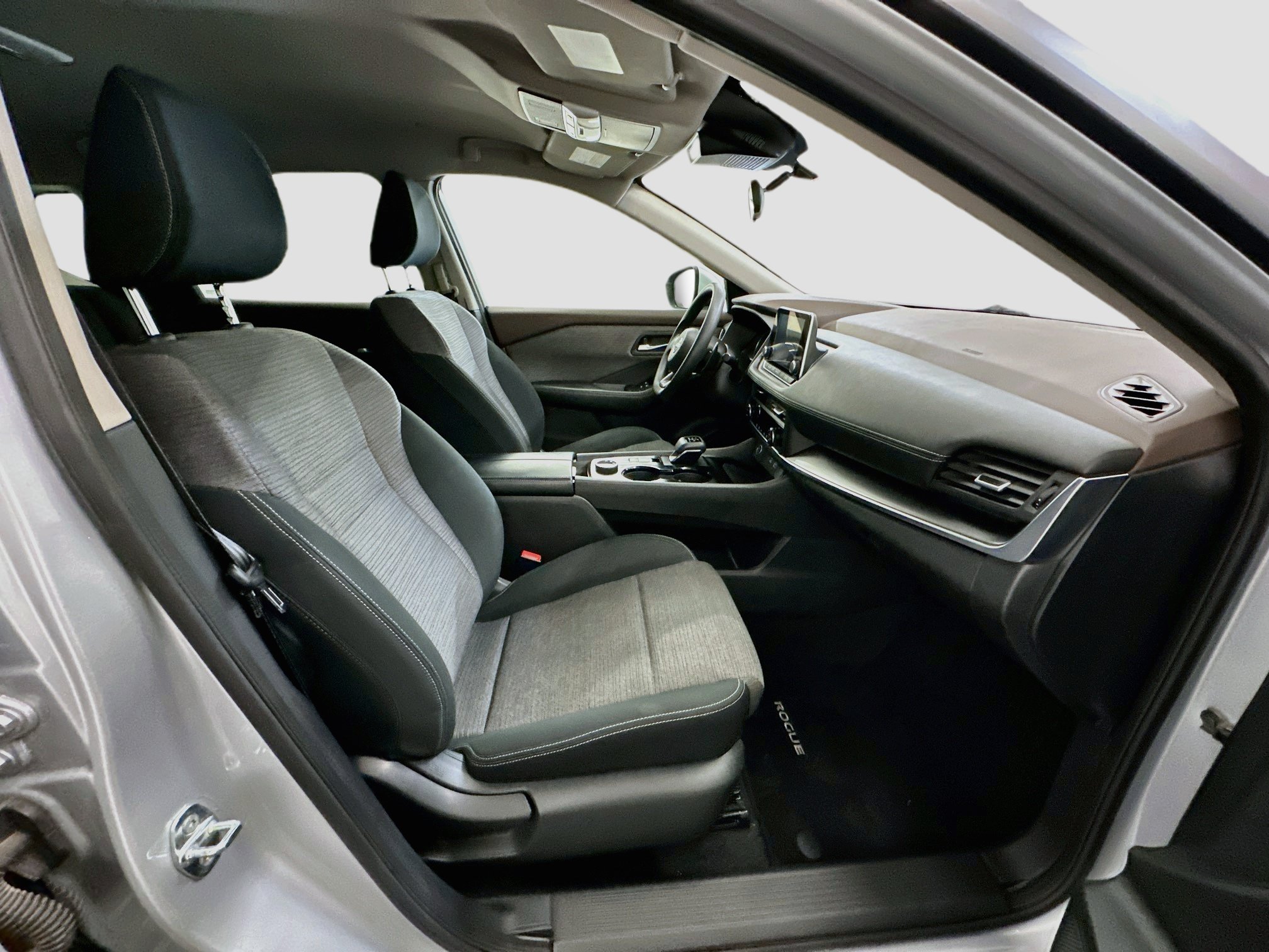 Used 2023 Nissan Rogue SV AWD/4WD image 31