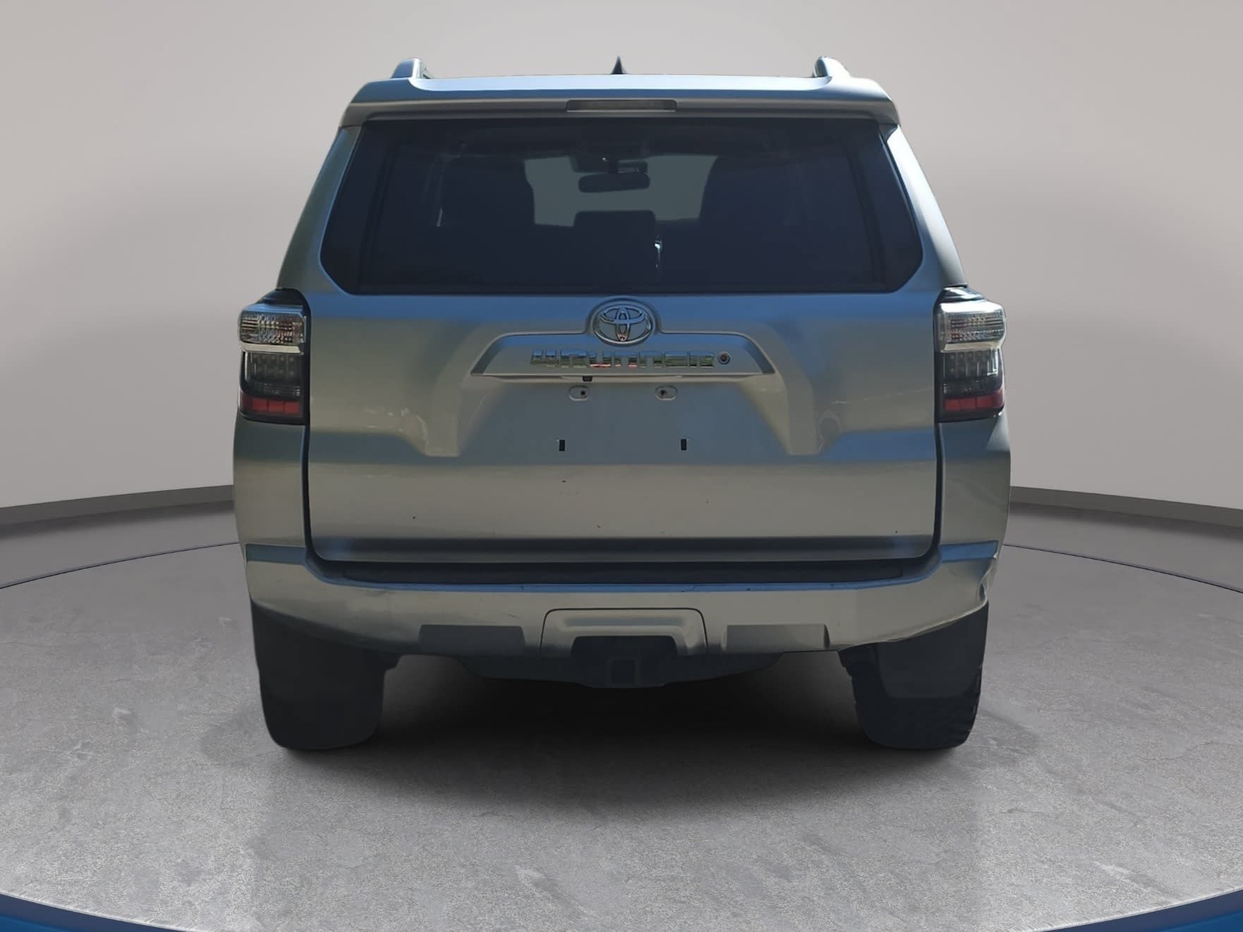 Used 2017 Toyota 4Runner SR5 AWD/4WD image 6