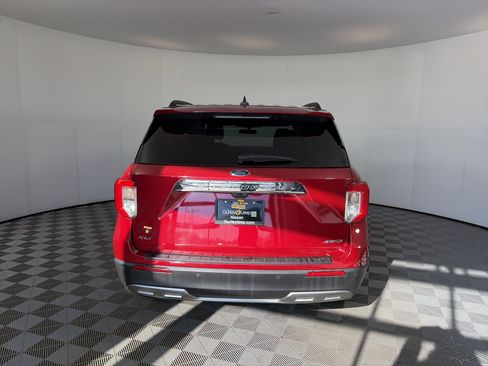 Used 2023 Ford Explorer XLT w/ Equipment Group 202A image 4