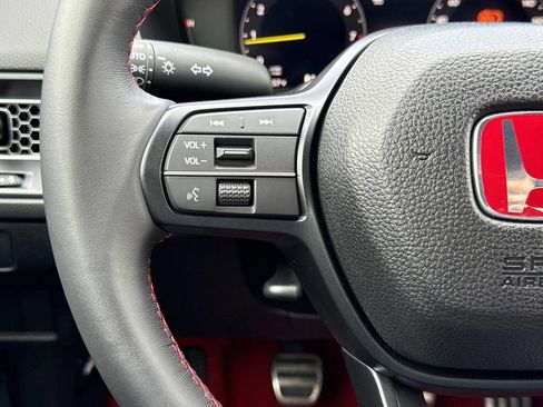 Used 2023 Honda Civic Type R image 9