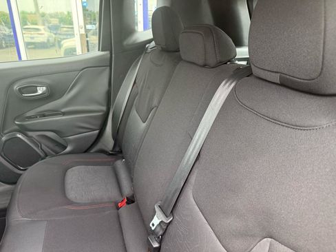 Used 2015 Jeep Renegade Trailhawk AWD/4WD image 9