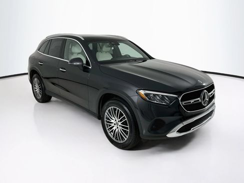 Used 2026 Mercedes-Benz GLC 300 image 1