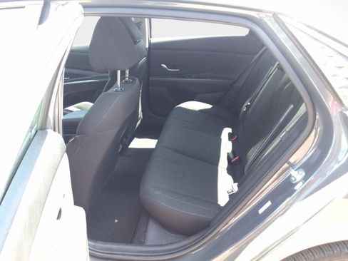 Used 2024 Hyundai Elantra SEL w/ Convenience Package FWD image 8