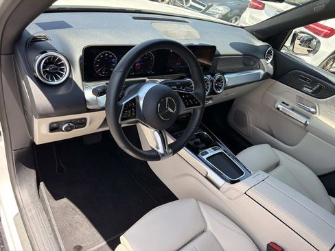 Used 2025 Mercedes-Benz GLB 250 image 17