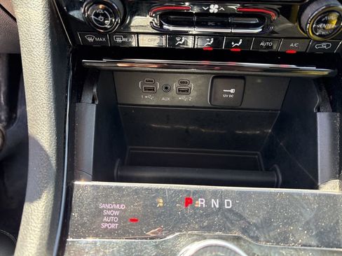 Used 2023 Jeep Grand Cherokee Limited AWD/4WD image 37