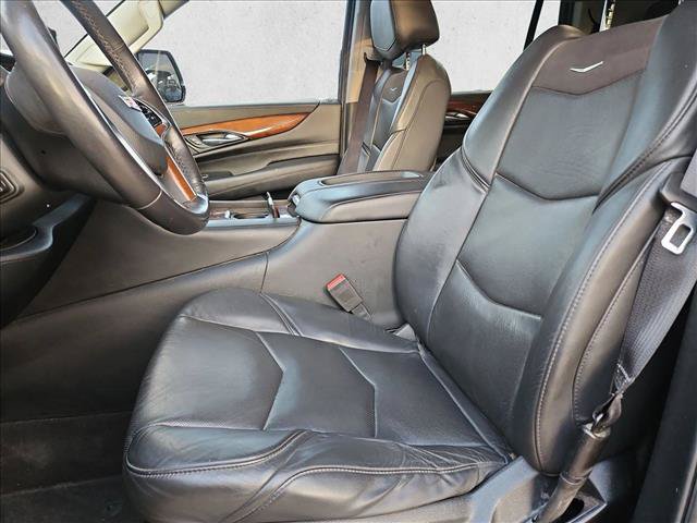 Used 2020 Cadillac Escalade 2WD image 16