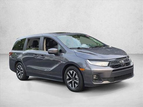 Used 2025 Honda Odyssey EX-L image 3