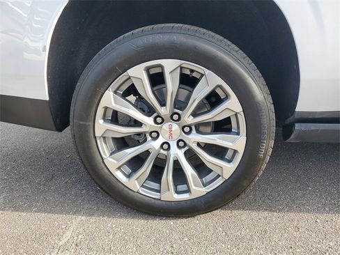 Used 2023 GMC Yukon XL Denali image 5