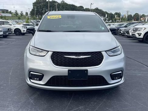 Used 2026 Chrysler Pacifica Select FWD image 2