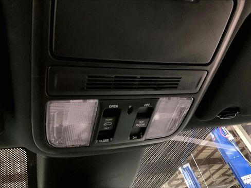 Used 2024 Honda Odyssey Sport image 33