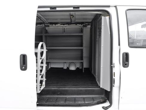 Used 2022 GMC Savana 2500 RWD image 31