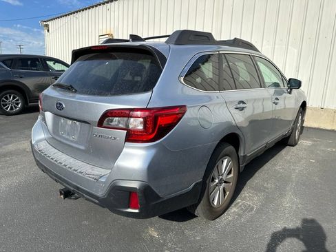 Used 2018 Subaru Outback 2.5i Premium AWD/4WD image 3