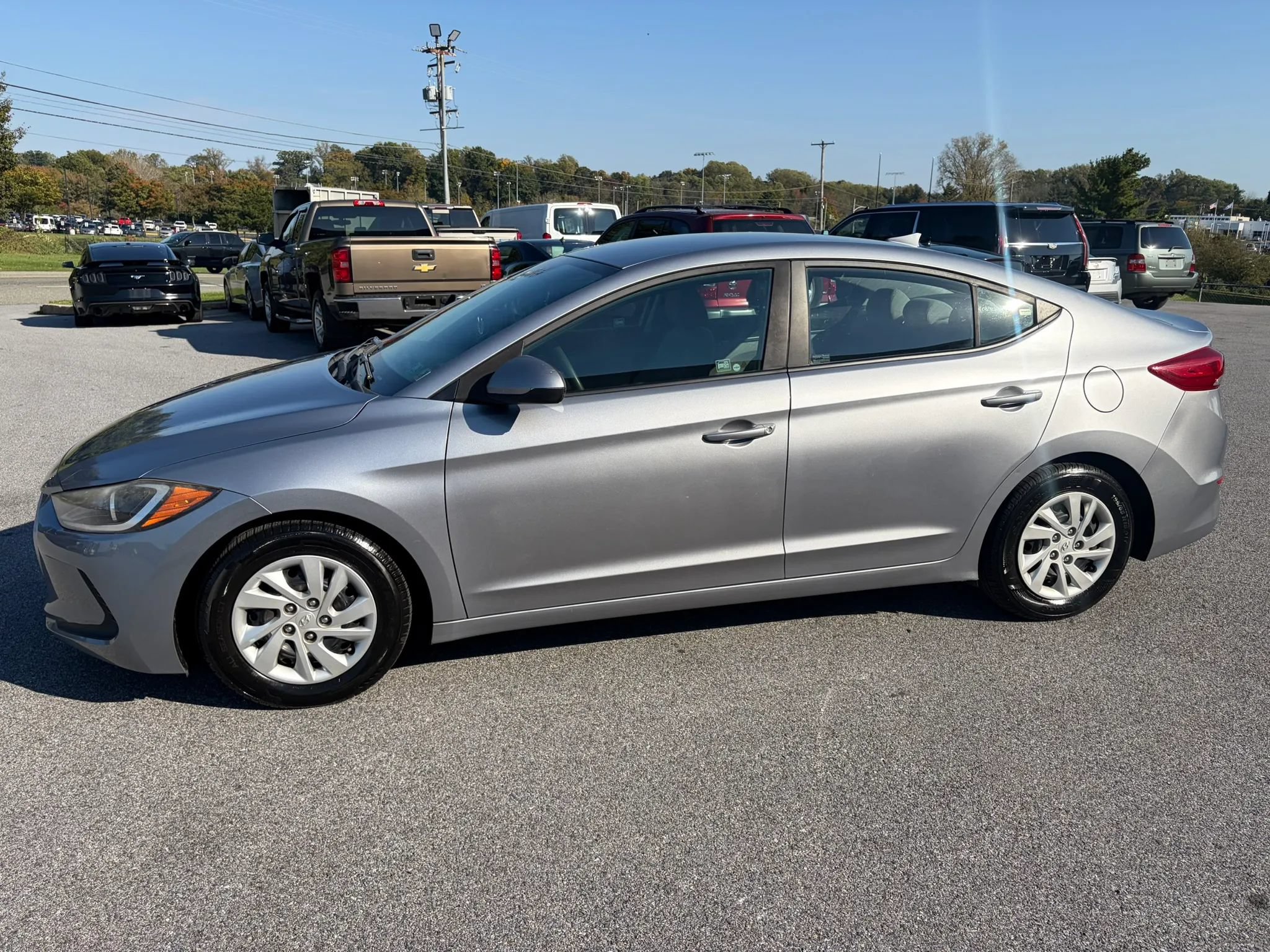 Used 2017 Hyundai Elantra SE FWD image 5