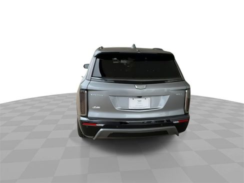 Certified 2026 Cadillac Vistiq Sport image 7