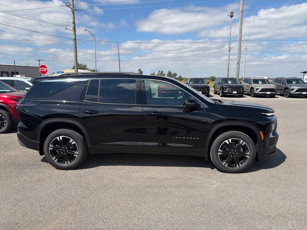 New 2027 Chevrolet Traverse LT w/ Sun and Wheel Package AWD/4WD image 7