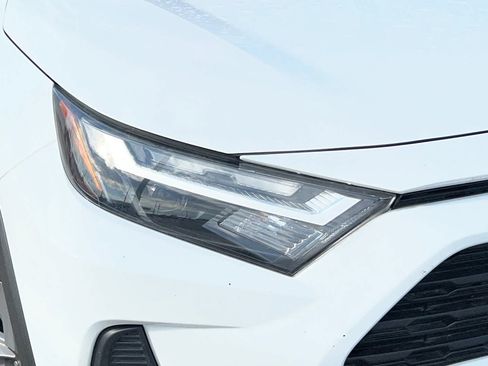 Used 2023 Toyota RAV4 LE AWD/4WD image 14
