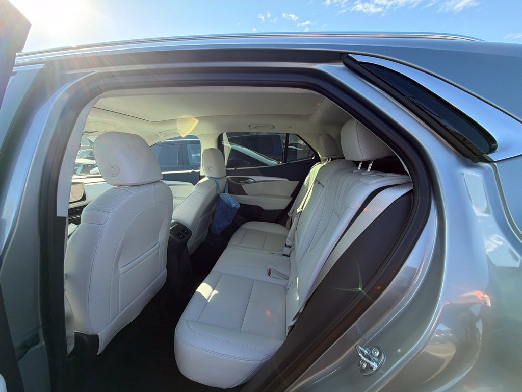 Used 2024 Buick Envision Avenir AWD/4WD image 26