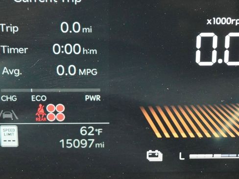 Certified 2025 Kia Sorento EX image 16