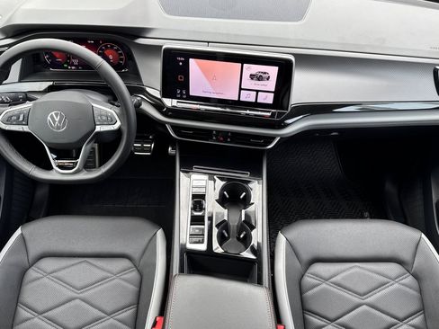 New 2025 Volkswagen Atlas Peak Edition SE image 11