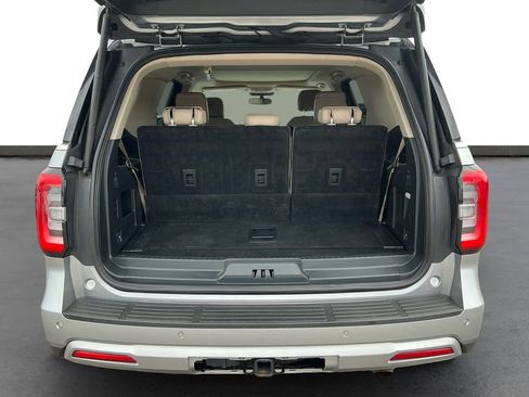 Used 2024 Ford Expedition Limited image 24