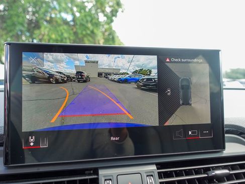 Used 2023 Audi Q5 e Premium Plus w/ Premium Plus Package image 18