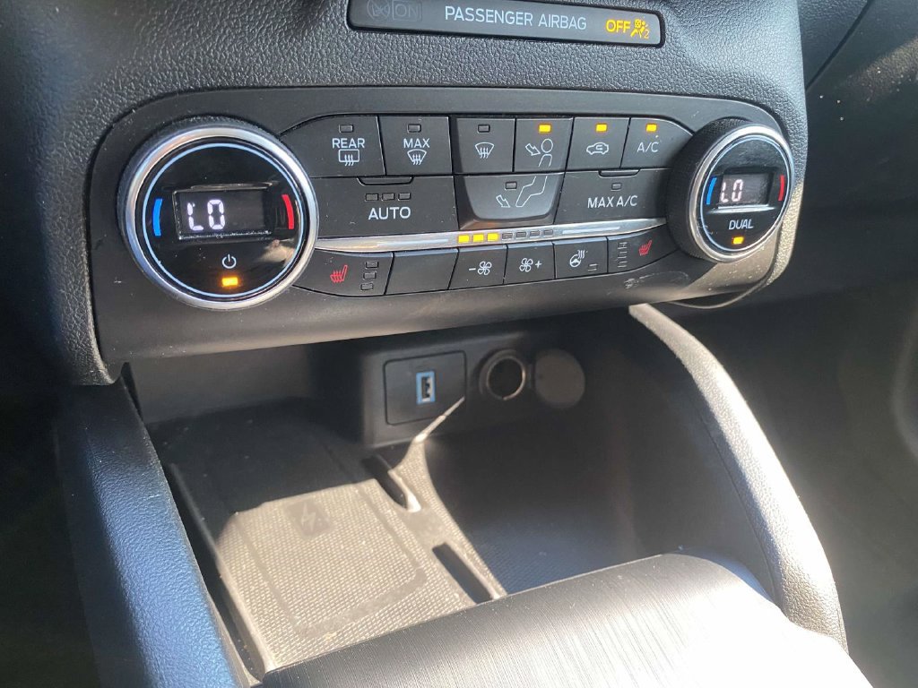 Used 2020 Ford Escape Titanium AWD/4WD image 27