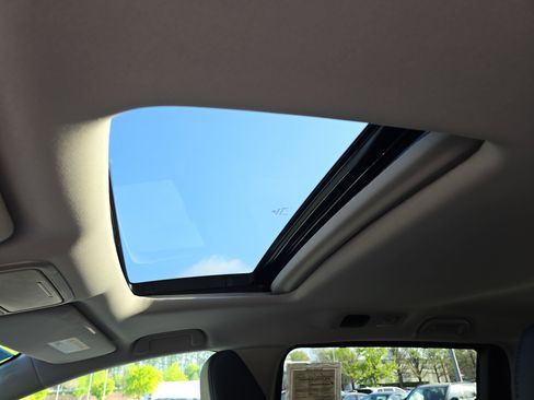 Used 2025 Honda Odyssey EX-L image 29