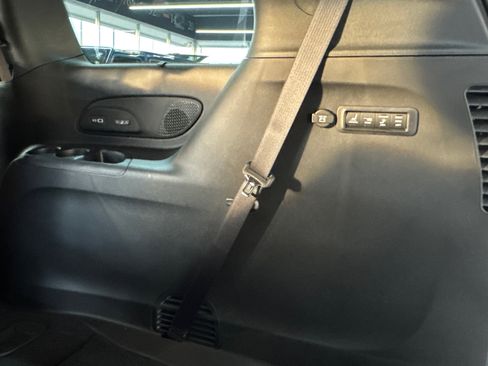 New 2026 Chrysler Pacifica Pinnacle image 14