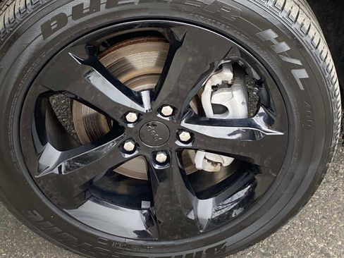 Certified 2025 Jeep Grand Cherokee L Laredo image 28