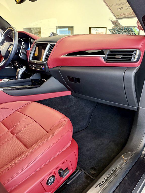 Used 2019 Maserati Levante GranSport AWD/4WD image 11