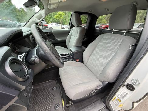 Used 2021 Toyota Tacoma SR AWD/4WD image 19