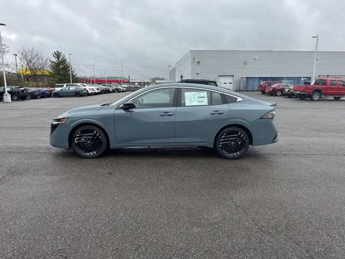 New 2026 Nissan Sentra SR w/ SR Premium Package image 7