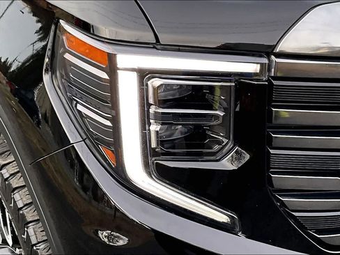 Used 2023 GMC Sierra 1500 AT4 w/ AT4 Preferred Package AWD/4WD image 31