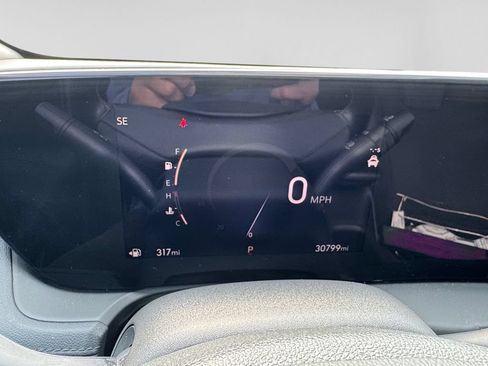 Used 2025 Buick Encore GX Preferred AWD/4WD image 14
