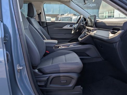 Used 2025 Ford Explorer Active RWD image 10