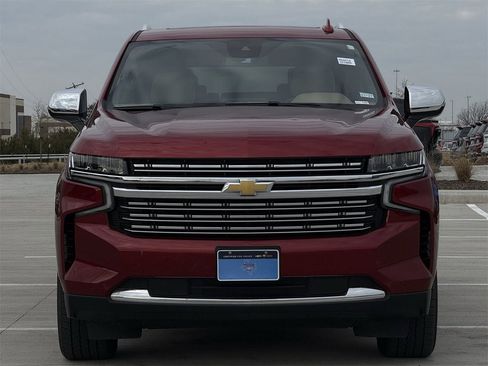 Used 2023 Chevrolet Suburban Premier image 7