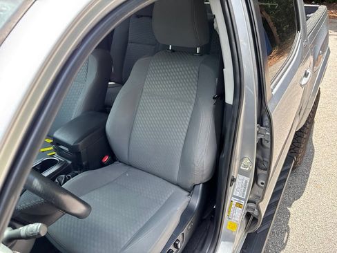 Used 2021 Toyota Tacoma SR5 RWD image 4