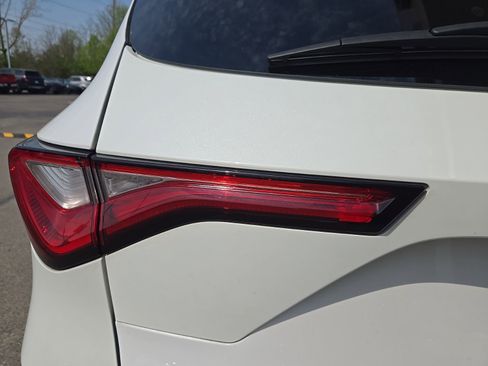Used 2023 Acura MDX SH-AWD w/ Technology Package image 12